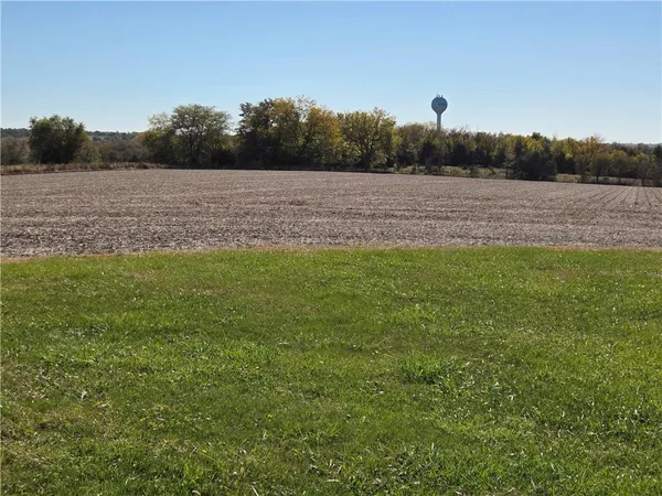 $399,000 | 15941 Us Highway, Unit 15941, Muscotah, KS 66058