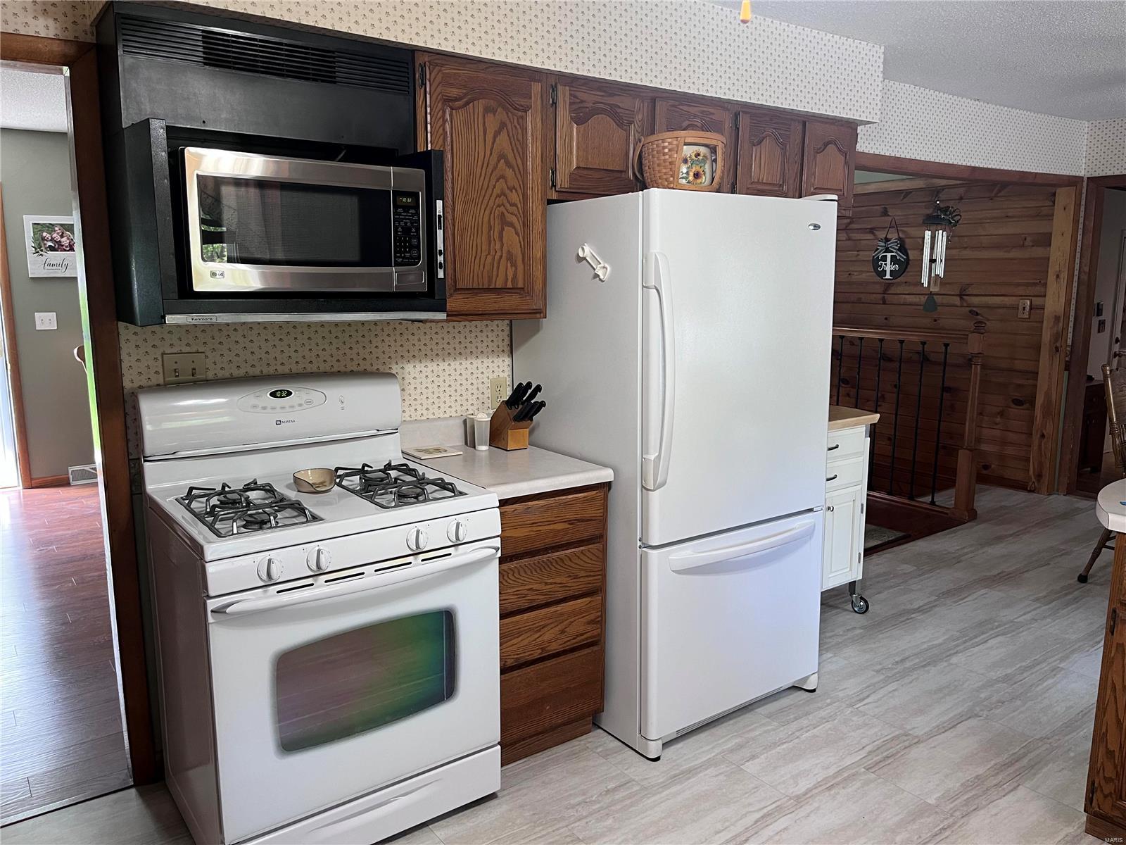 351 West Kinkead Road Hillsboro, IL 62049 - Photo 8 of 29 Gallery Image 8