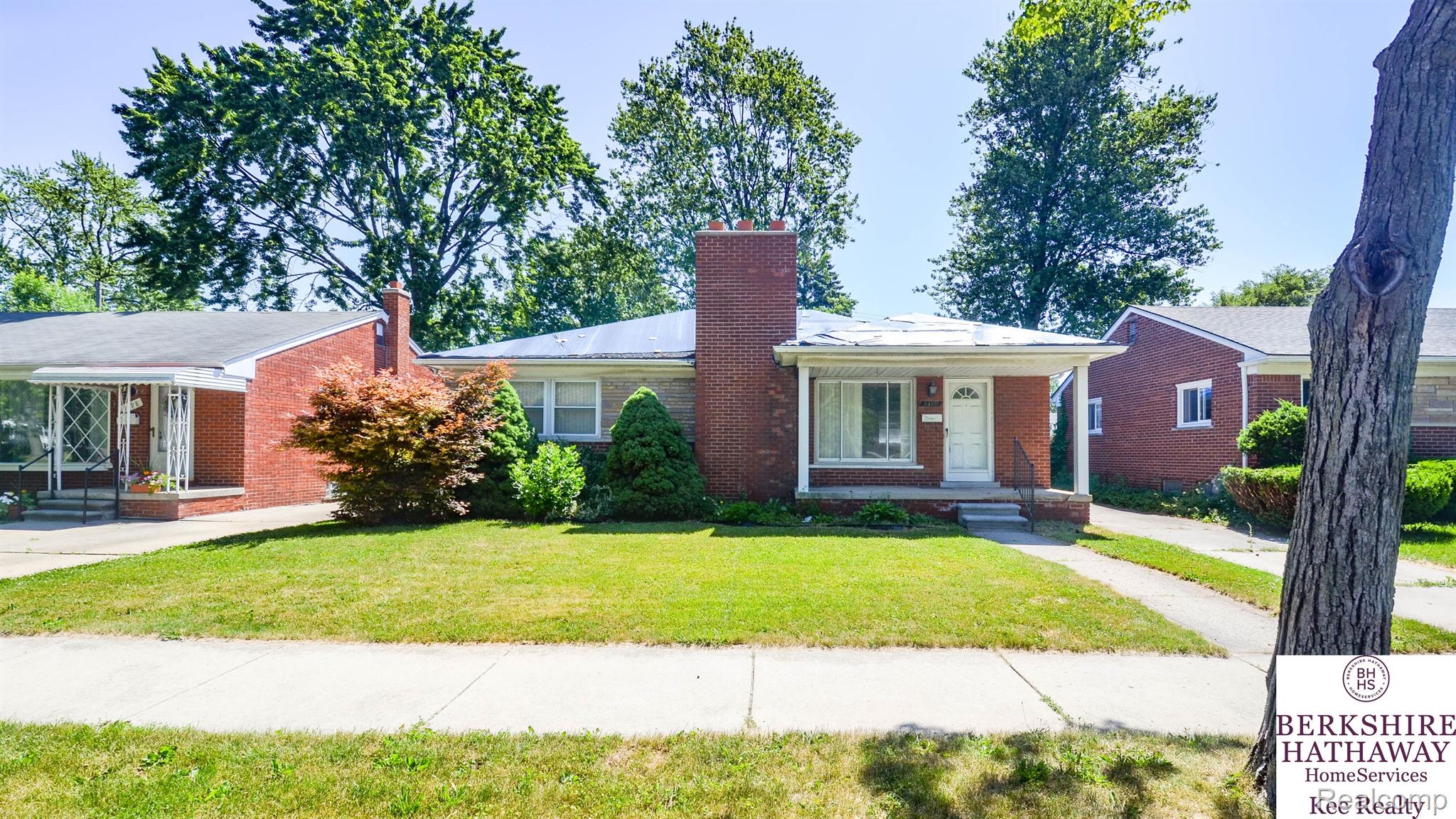 9190 Inkster Road Redford, MI 48239 - Photo 1 of 22 Front - note roof is tarped