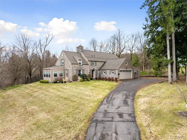$599,900 | 1717 Sherman Drive, New Hartford, NY 13501