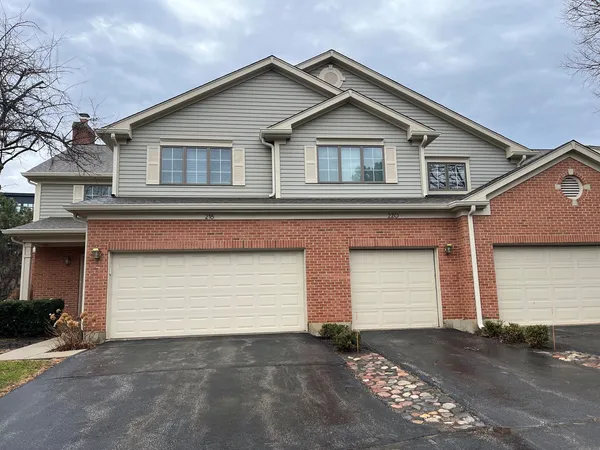 $465,000 | 220 University Drive, Unit 220, Mount Prospect, IL 60056