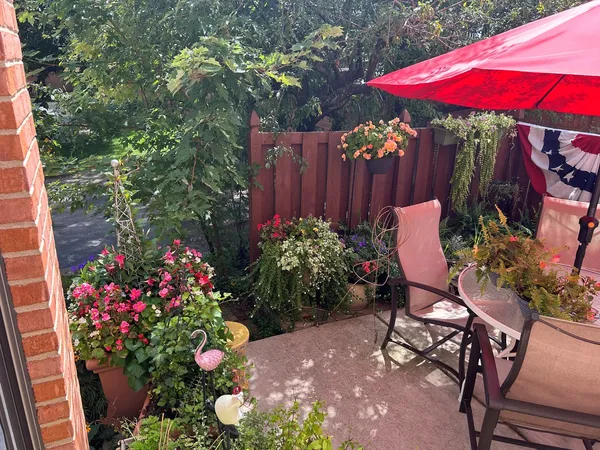 $465,000 | 220 University Drive, Unit 220, Mount Prospect, IL 60056