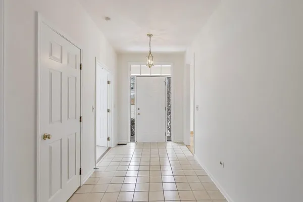 $465,000 | 220 University Drive, Unit 220, Mount Prospect, IL 60056