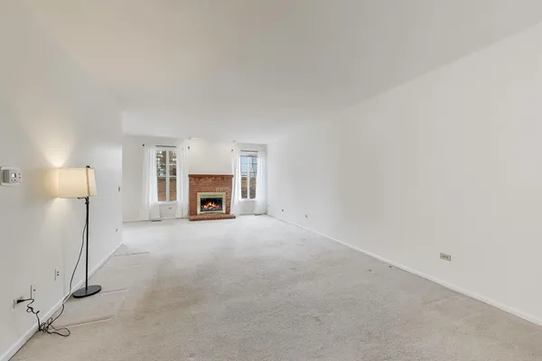 $465,000 | 220 University Drive, Unit 220, Mount Prospect, IL 60056