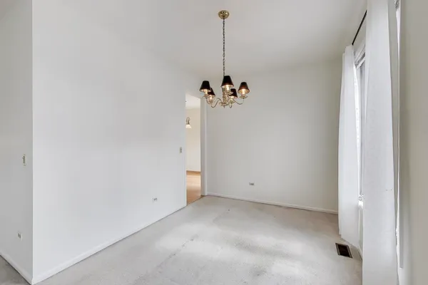 $465,000 | 220 University Drive, Unit 220, Mount Prospect, IL 60056