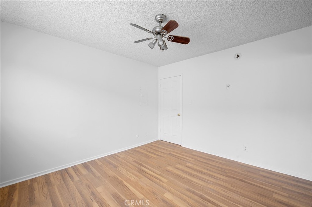 17463 Vanowen Street, Unit 8 Van Nuys, CA 91406 - Photo 16 of 21