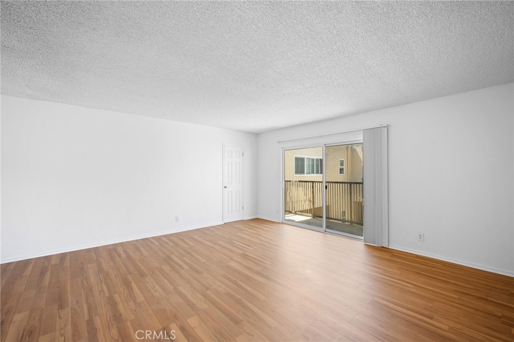 17463 Vanowen Street, Unit 8 Van Nuys, CA 91406 - Photo 5 of 21