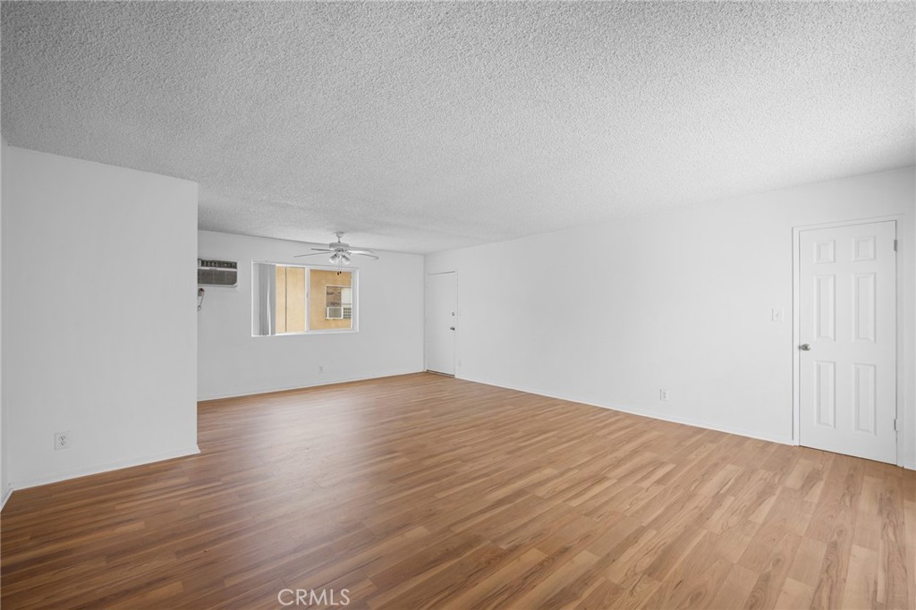 17463 Vanowen Street, Unit 8 Van Nuys, CA 91406 - Photo 8 of 21