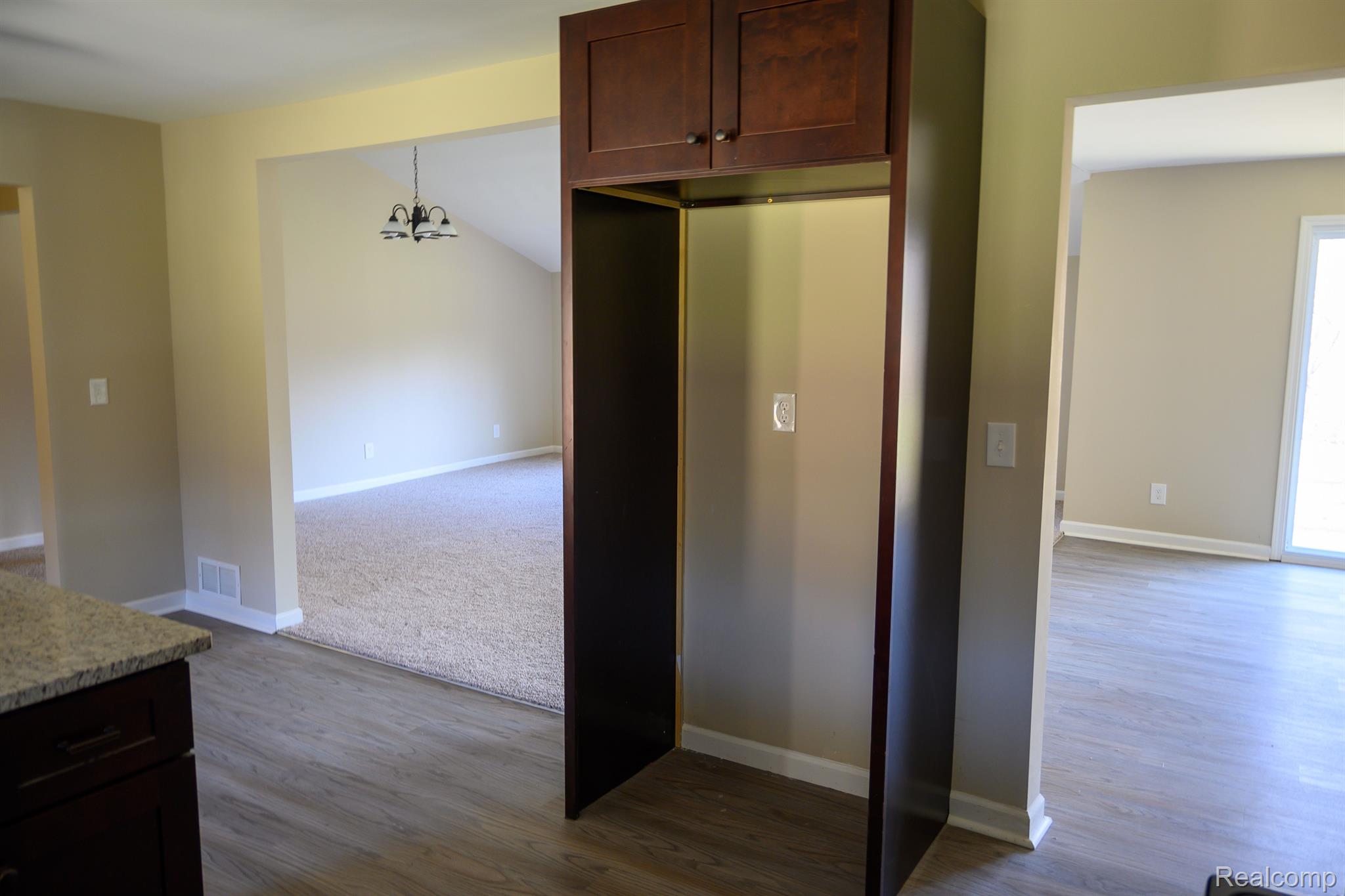 26401 Sumpter Road Belleville, MI 48111 - Photo 14 of 23 Gallery Image 14