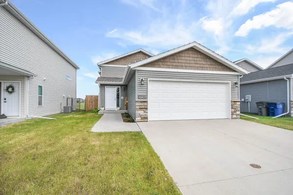 $315,000 | 3736 30th Street South, Moorhead, MN 56560