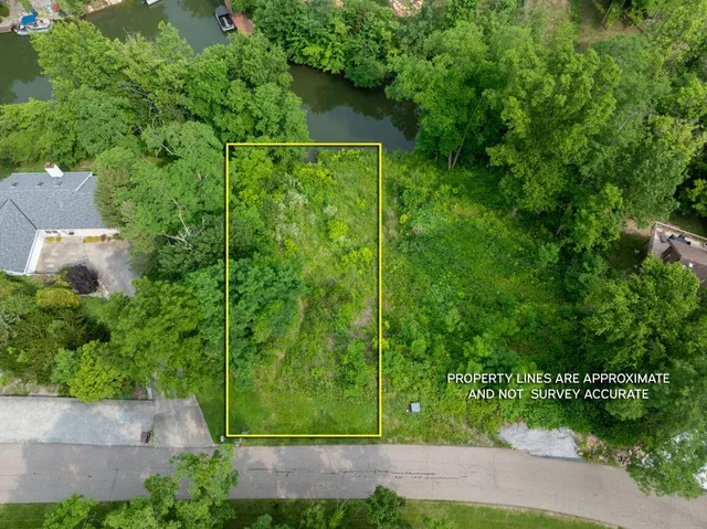 $289,900 | 2458 Cedar Cliff Drive, Lawrenceburg, IN 47025