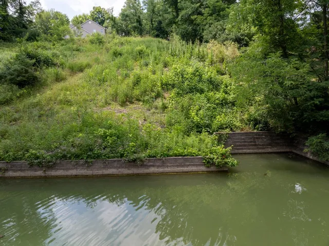 $289,900 | 2458 Cedar Cliff Drive, Lawrenceburg, IN 47025