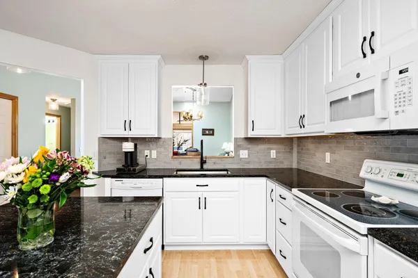 $430,000 | 18639 Kalmar Trail, Lakeville, MN 55044