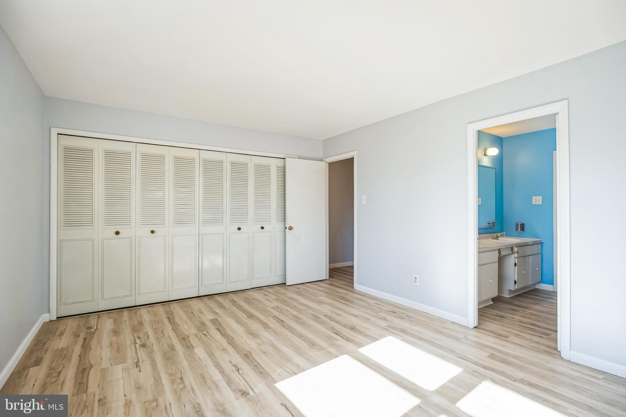 29 Maureen Court Sicklerville, NJ 08081 - Photo 10 of 14 a view of an empty room