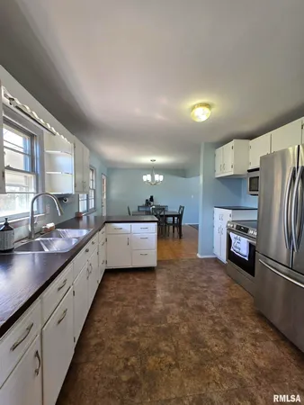 $195,000 | 3612 Queen Anne Avenue, Quincy, IL 62305