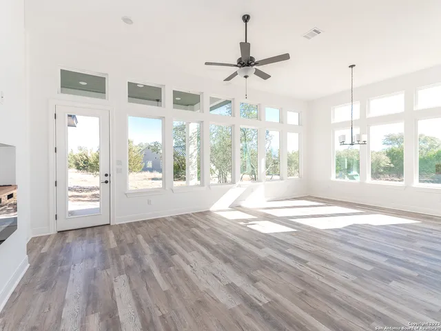 $449,000 | 101 Daniel Jackson, Blanco, TX 78606