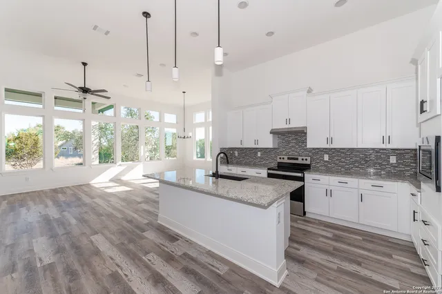 $449,000 | 101 Daniel Jackson, Blanco, TX 78606