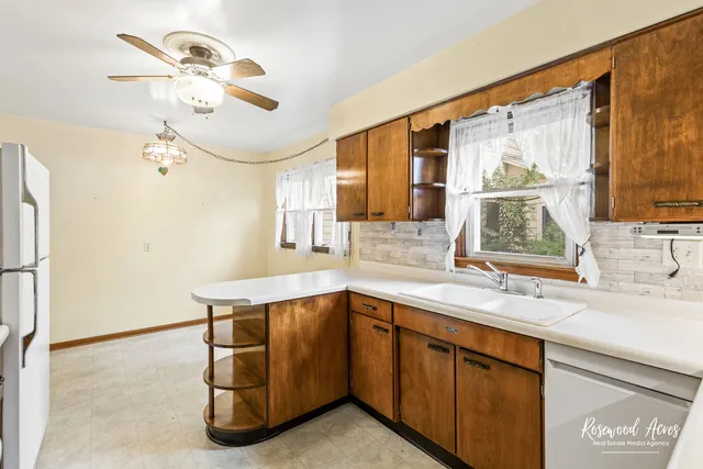 $215,000 | 311 South Cleveland Avenue, Bradley, IL 60915