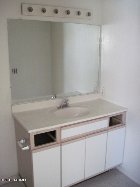 375 East Corona Road Tucson, AZ 85756 - Photo 9 of 20 Gallery Image 9