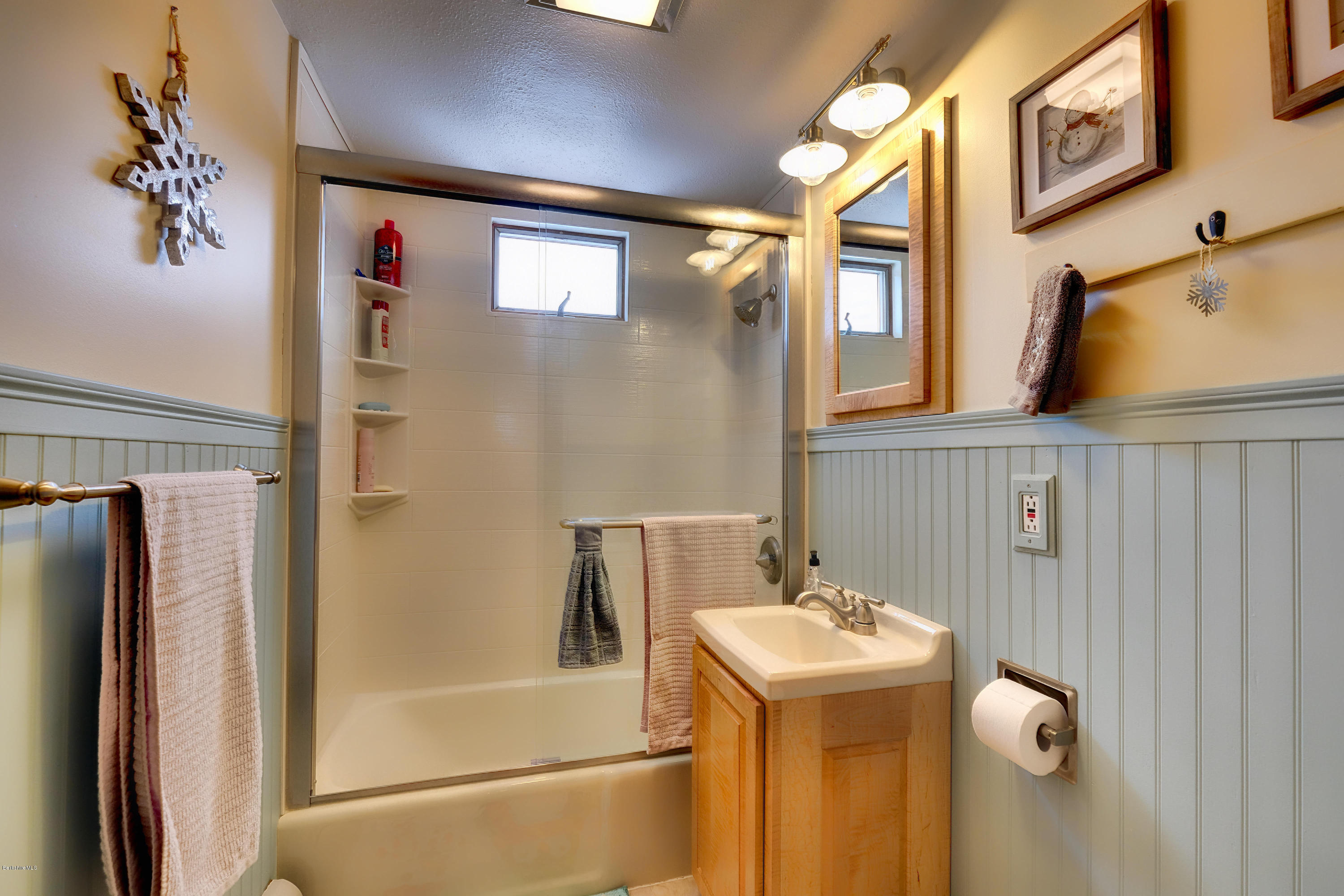 287 Notch Road North Adams, MA 01247 - Photo 24 of 29 BATHROOM