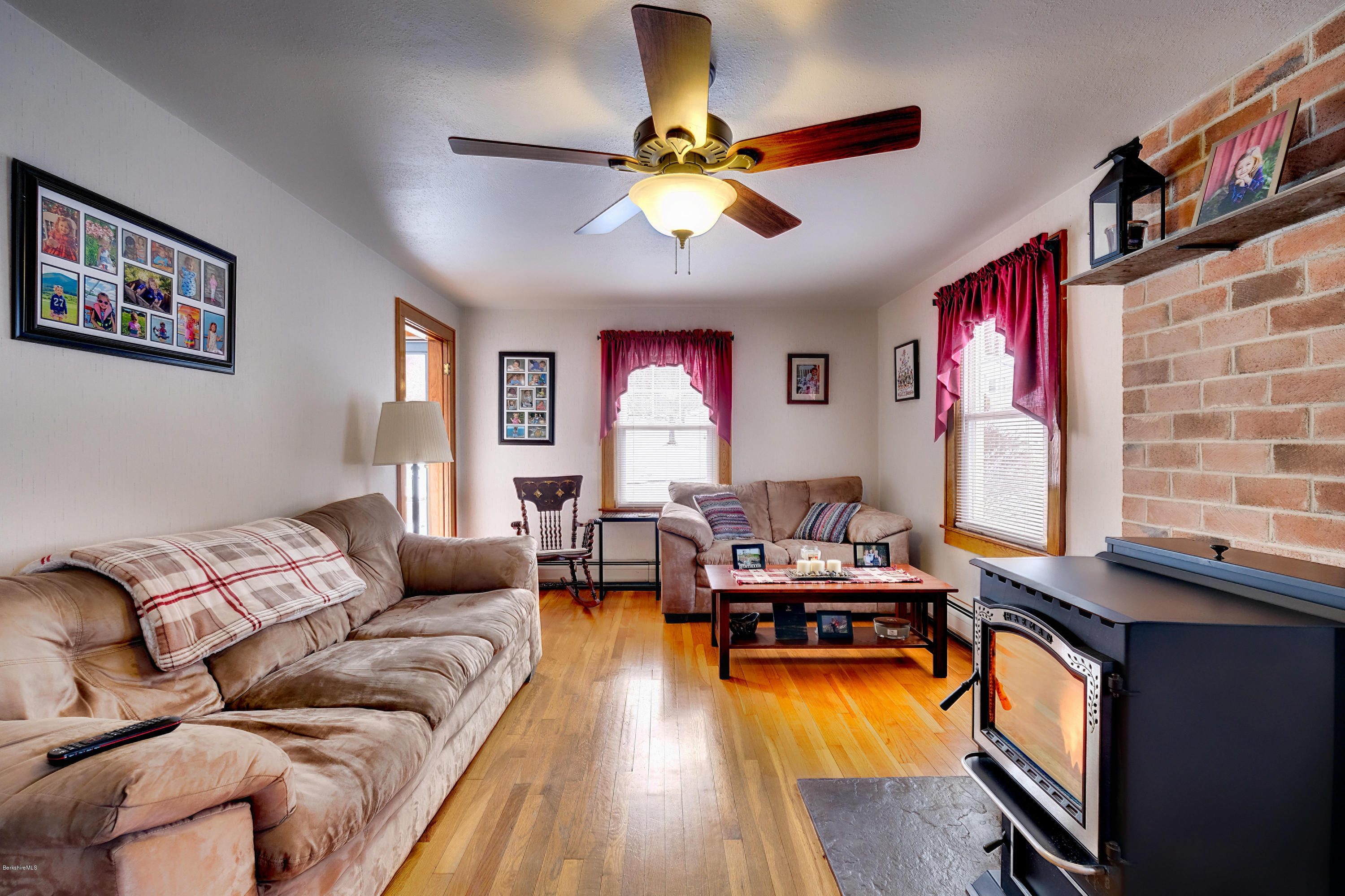 287 Notch Road North Adams, MA 01247 - Photo 6 of 29 LIVING ROOM