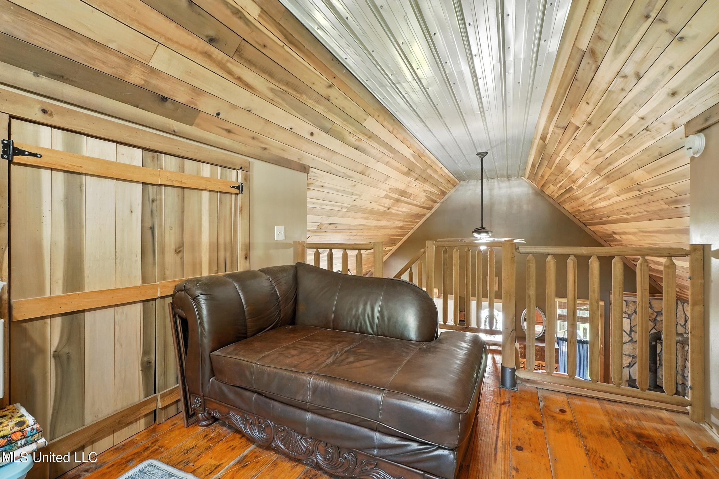 30 Jack Holston Road Lumberton, MS 39455 - Photo 17 of 49 17_loft 2