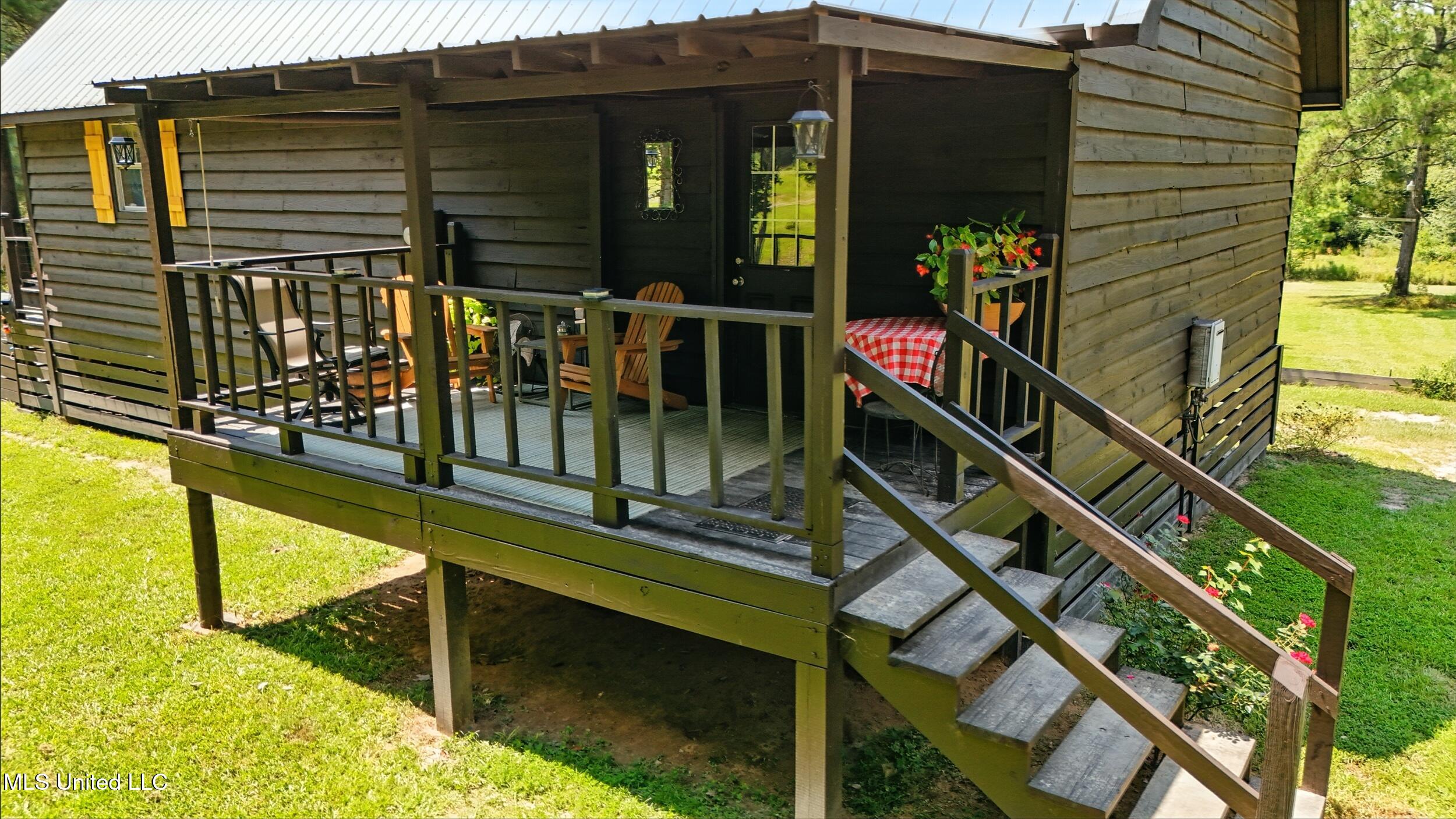 30 Jack Holston Road Lumberton, MS 39455 - Photo 18 of 49 18_side porch