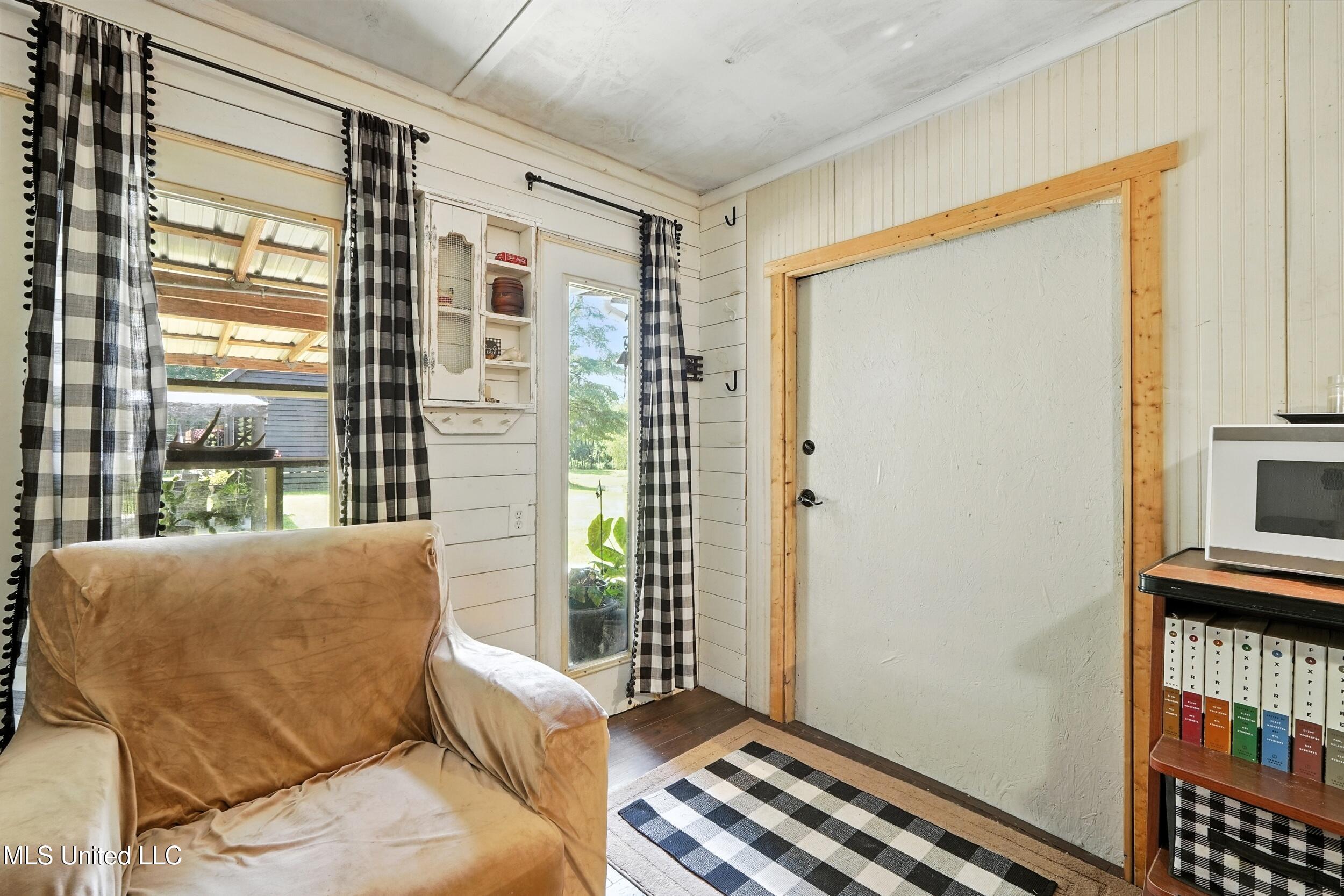 30 Jack Holston Road Lumberton, MS 39455 - Photo 27 of 49 27_guest entrance