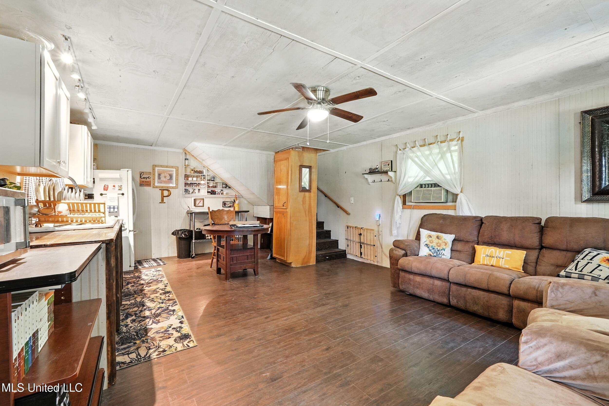 30 Jack Holston Road Lumberton, MS 39455 - Photo 28 of 49 28_guest living 1