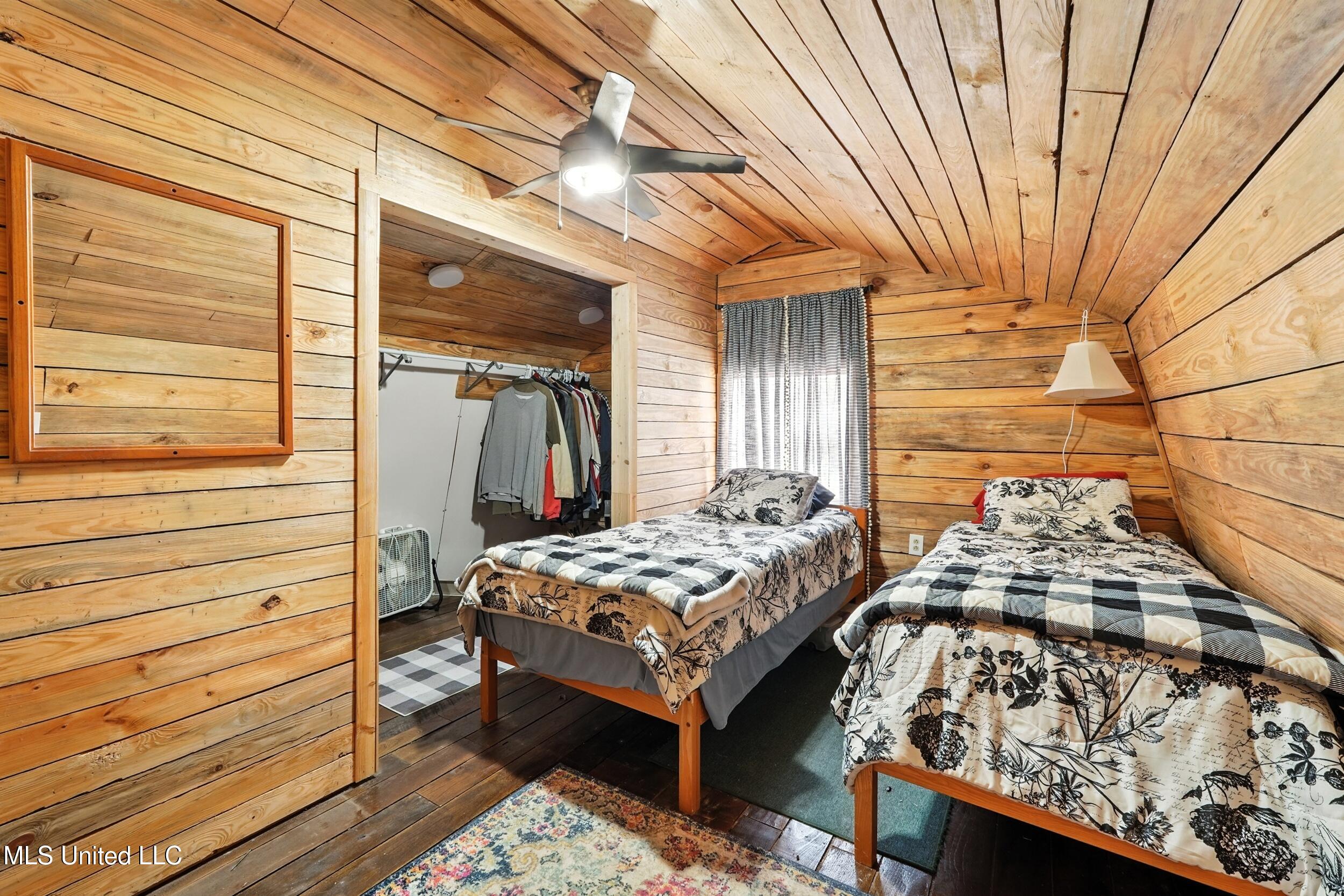 30 Jack Holston Road Lumberton, MS 39455 - Photo 34 of 49 34_guest bed