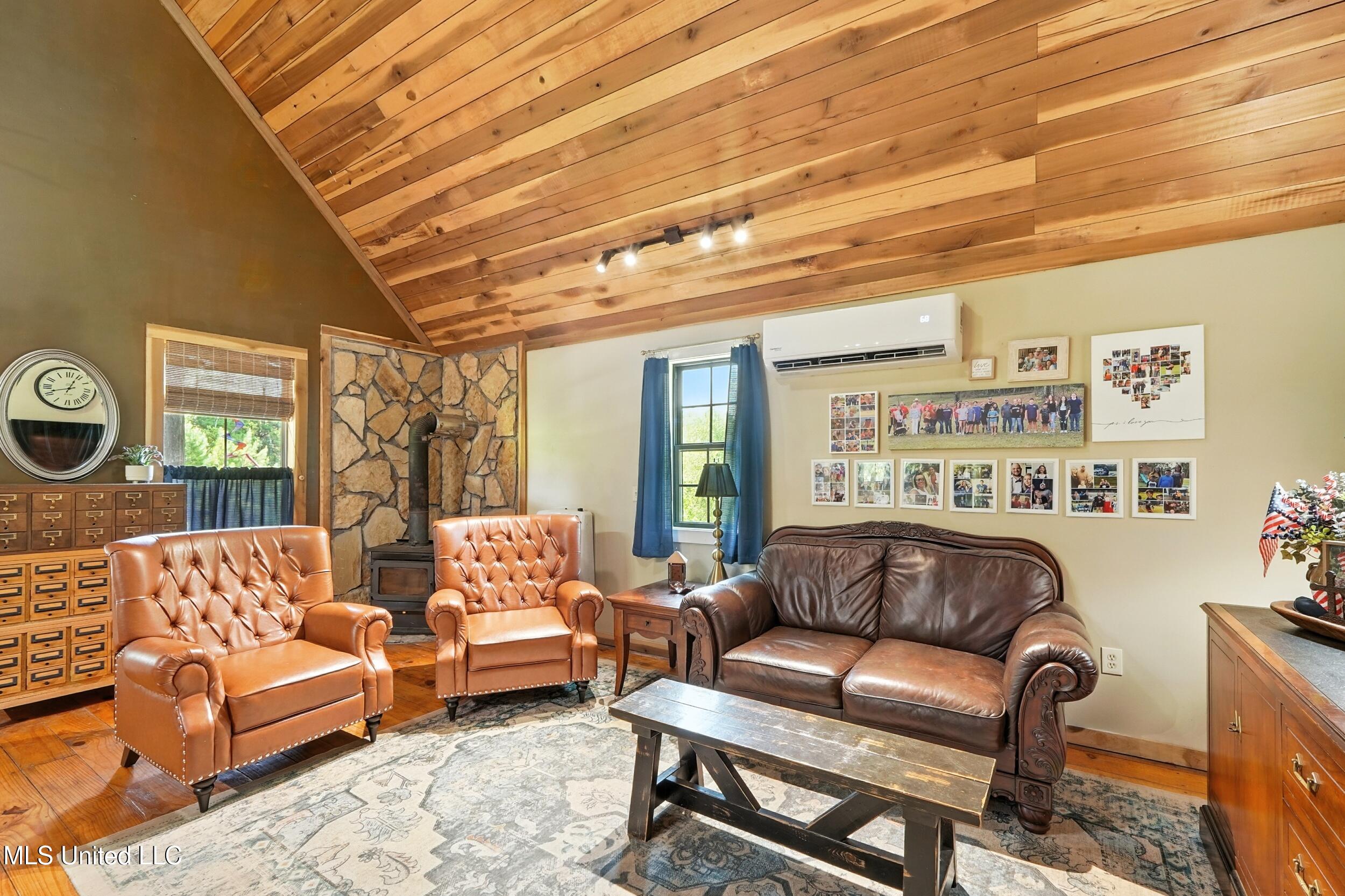 30 Jack Holston Road Lumberton, MS 39455 - Photo 8 of 49 8_living 2