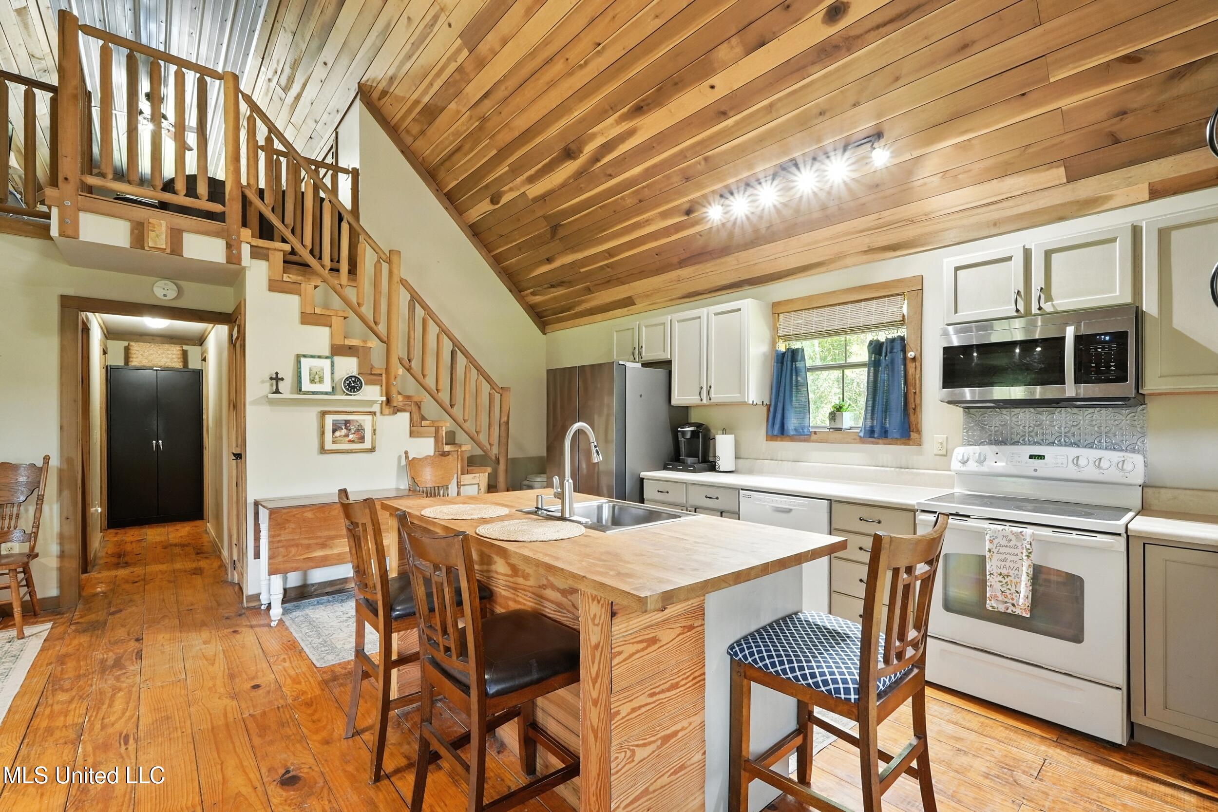 30 Jack Holston Road Lumberton, MS 39455 - Photo 9 of 49 9_kitchen 1