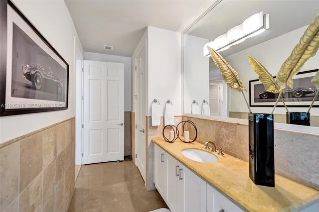 $1,999,000 | 516 Hendricks Isle, Unit 2C, Fort Lauderdale, FL 33301