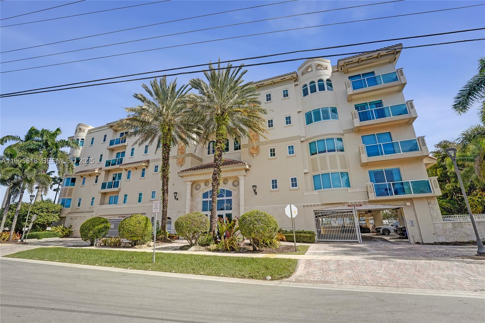 516 Hendricks Isle, Unit 2C Fort Lauderdale, FL 33301 - Photo 71 of 77 a front view of a building