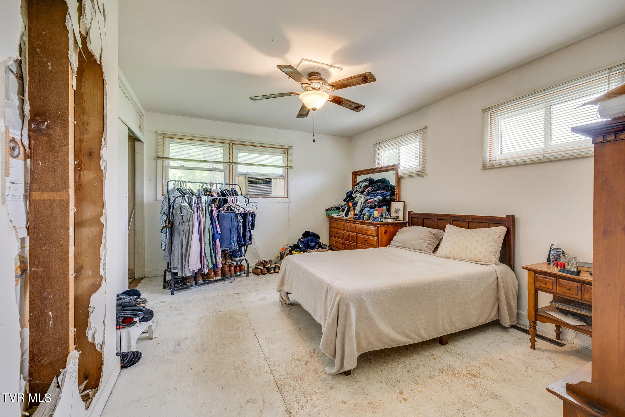 4136 Ridge Road Kingsport, TN 37660 - Photo 15 of 34 015