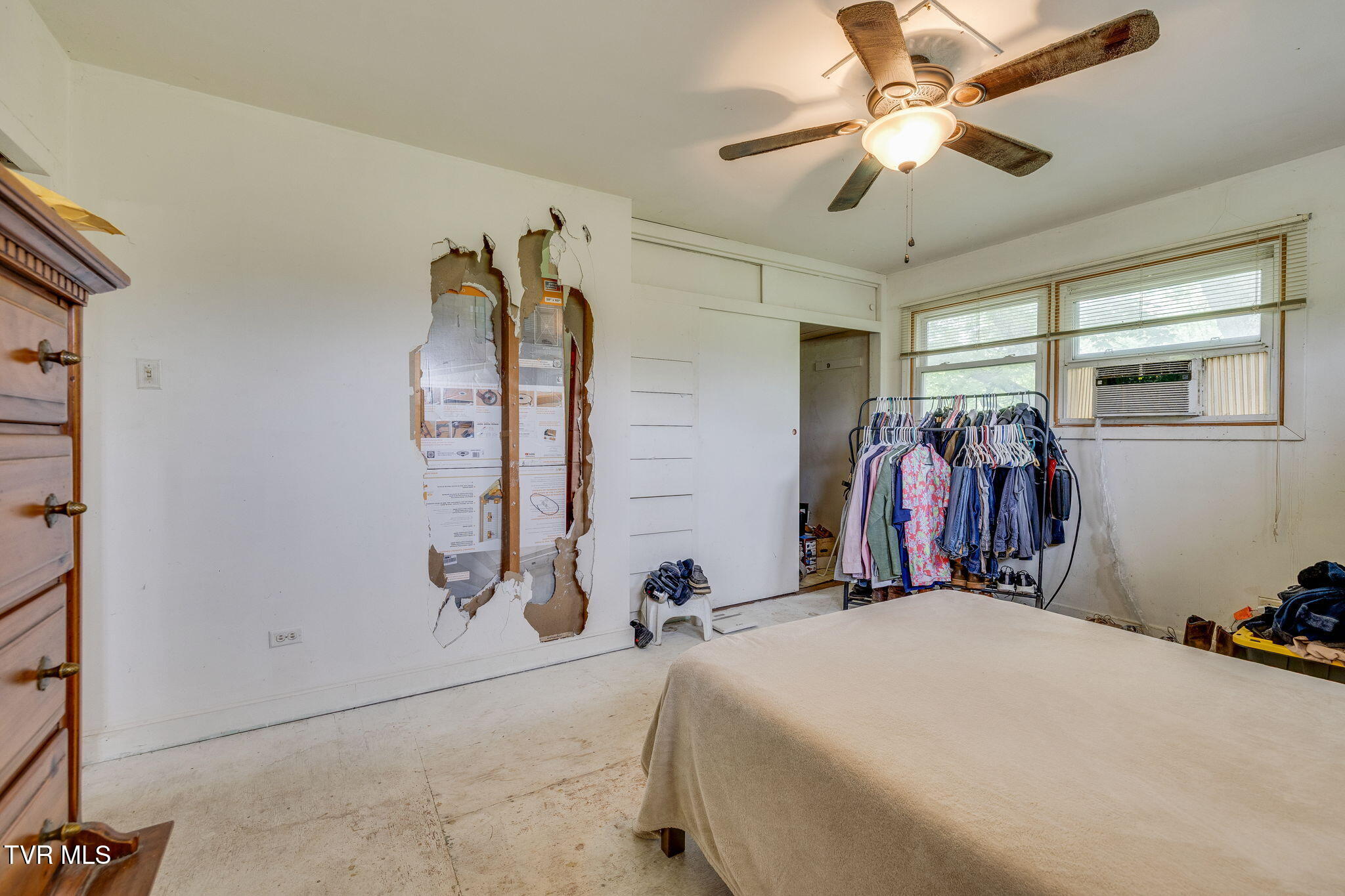 4136 Ridge Road Kingsport, TN 37660 - Photo 17 of 34 017