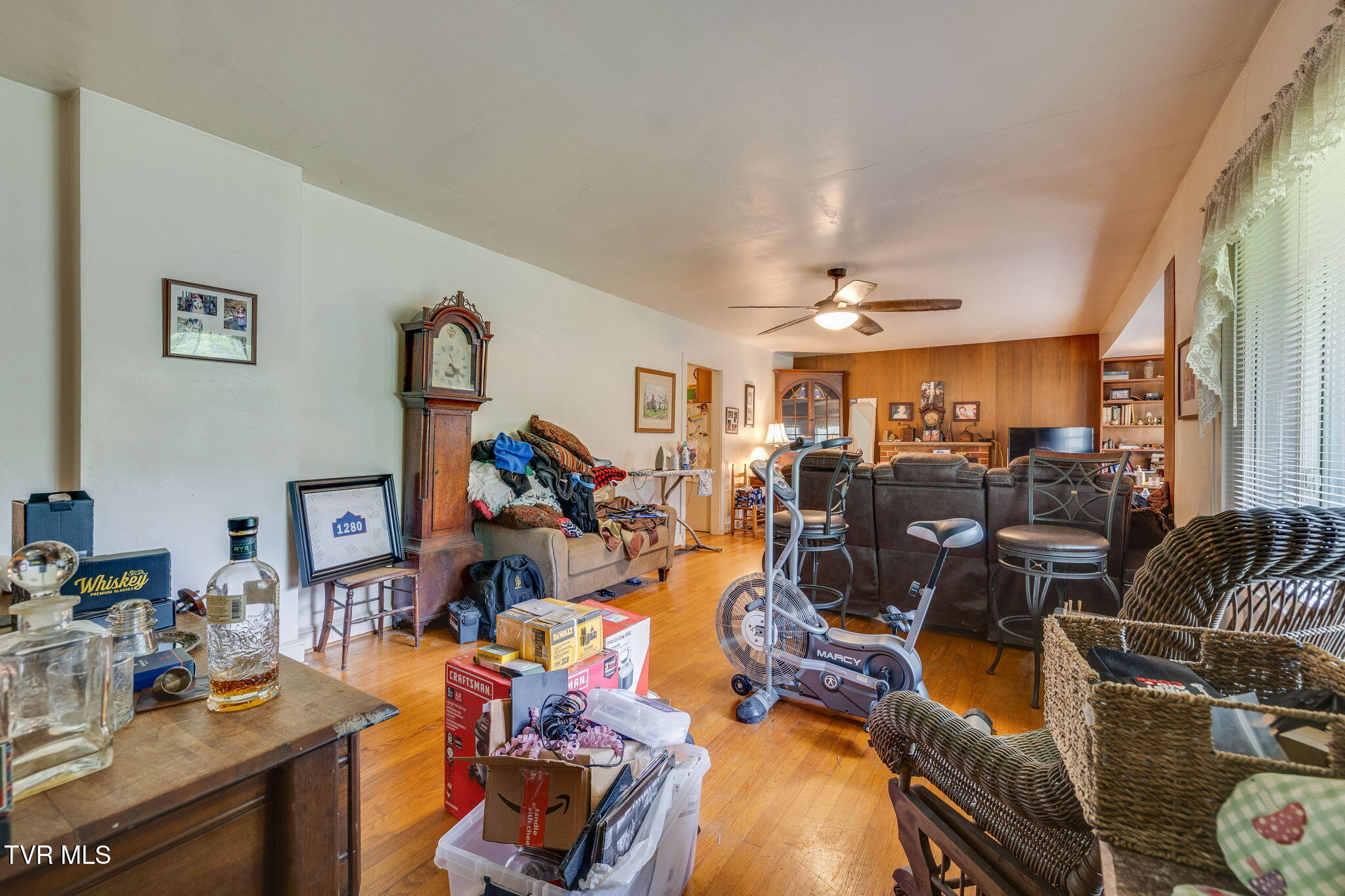 4136 Ridge Road Kingsport, TN 37660 - Photo 5 of 34 005