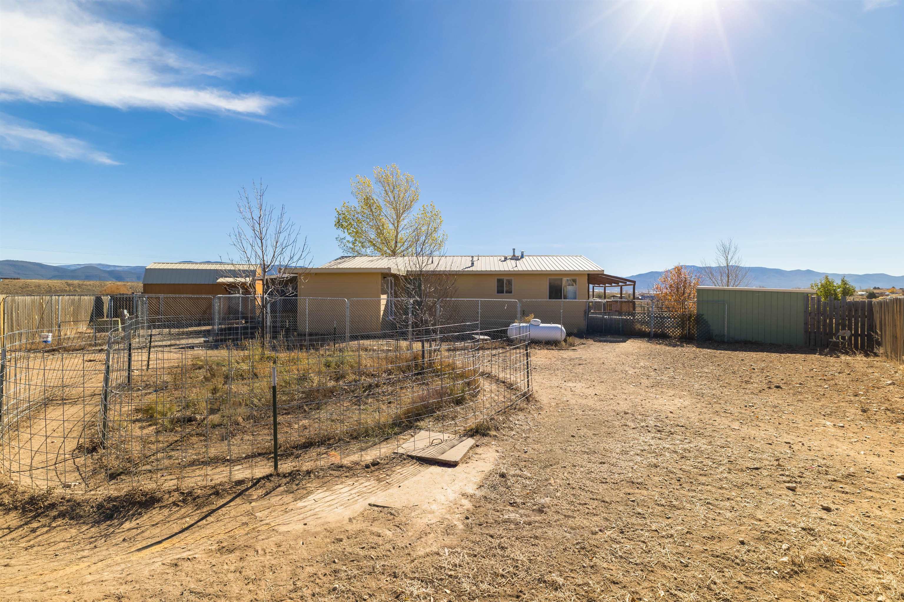 224 Lower Las Colonias Road El Prado, NM 87529 - Photo 25 of 32 Gallery Image 25