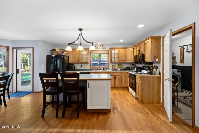 $895,000 | 28 Bog Meadow Run, Saratoga Springs, NY 12866