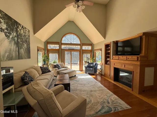 $895,000 | 28 Bog Meadow Run, Saratoga Springs, NY 12866