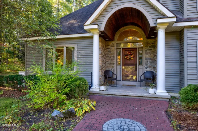 $895,000 | 28 Bog Meadow Run, Saratoga Springs, NY 12866