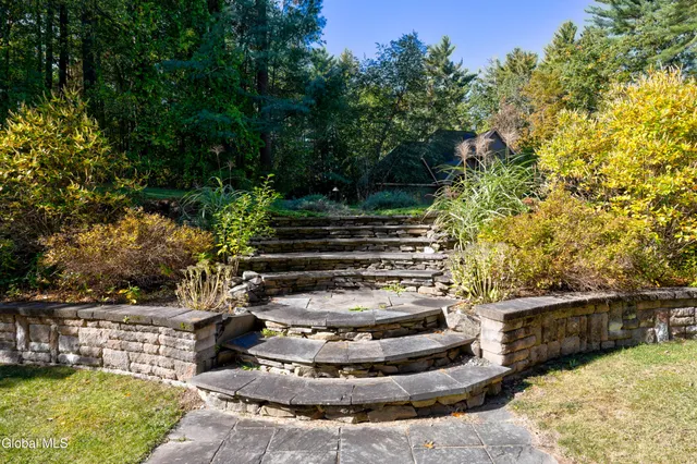 $895,000 | 28 Bog Meadow Run, Saratoga Springs, NY 12866