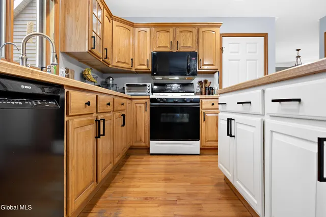 $895,000 | 28 Bog Meadow Run, Saratoga Springs, NY 12866