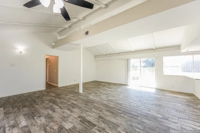 $1,645 | 274 Meadow Path Drive, San Antonio, TX 78227