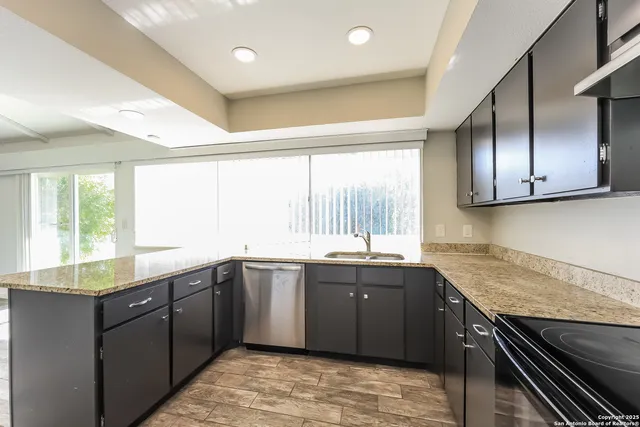 $1,645 | 274 Meadow Path Drive, San Antonio, TX 78227