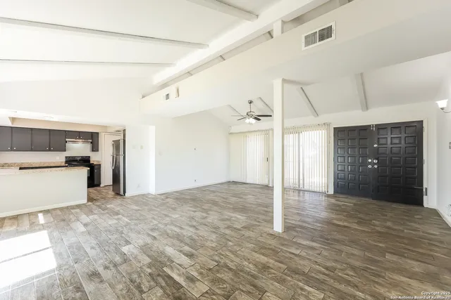 $1,645 | 274 Meadow Path Drive, San Antonio, TX 78227