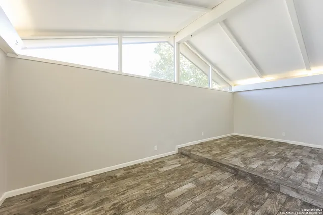 $1,645 | 274 Meadow Path Drive, San Antonio, TX 78227