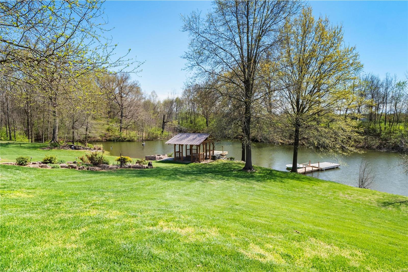 1078 Meadowsong Road Lebanon, IL 62254 - Photo 4 of 59