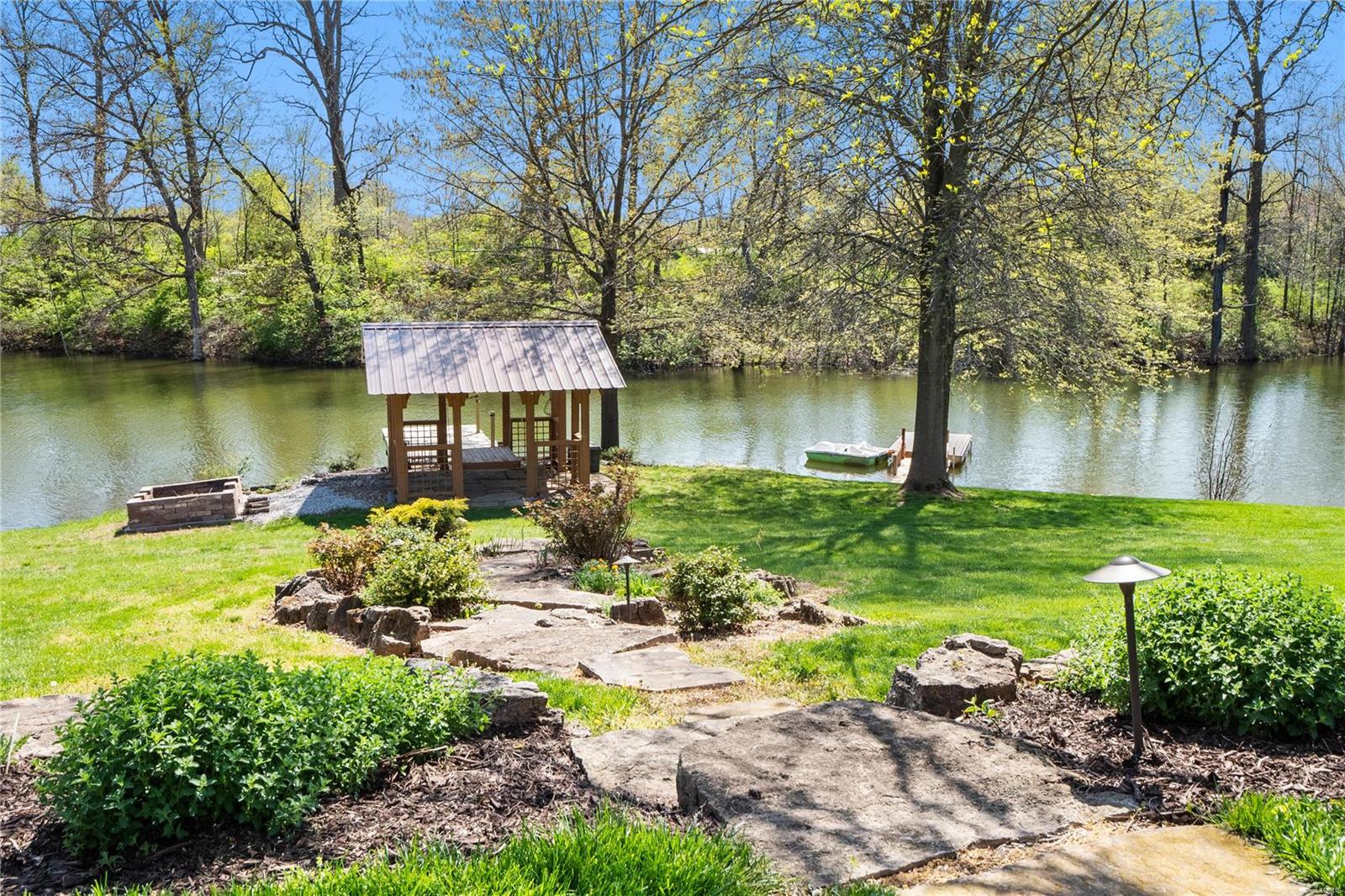 1078 Meadowsong Road Lebanon, IL 62254 - Photo 5 of 59