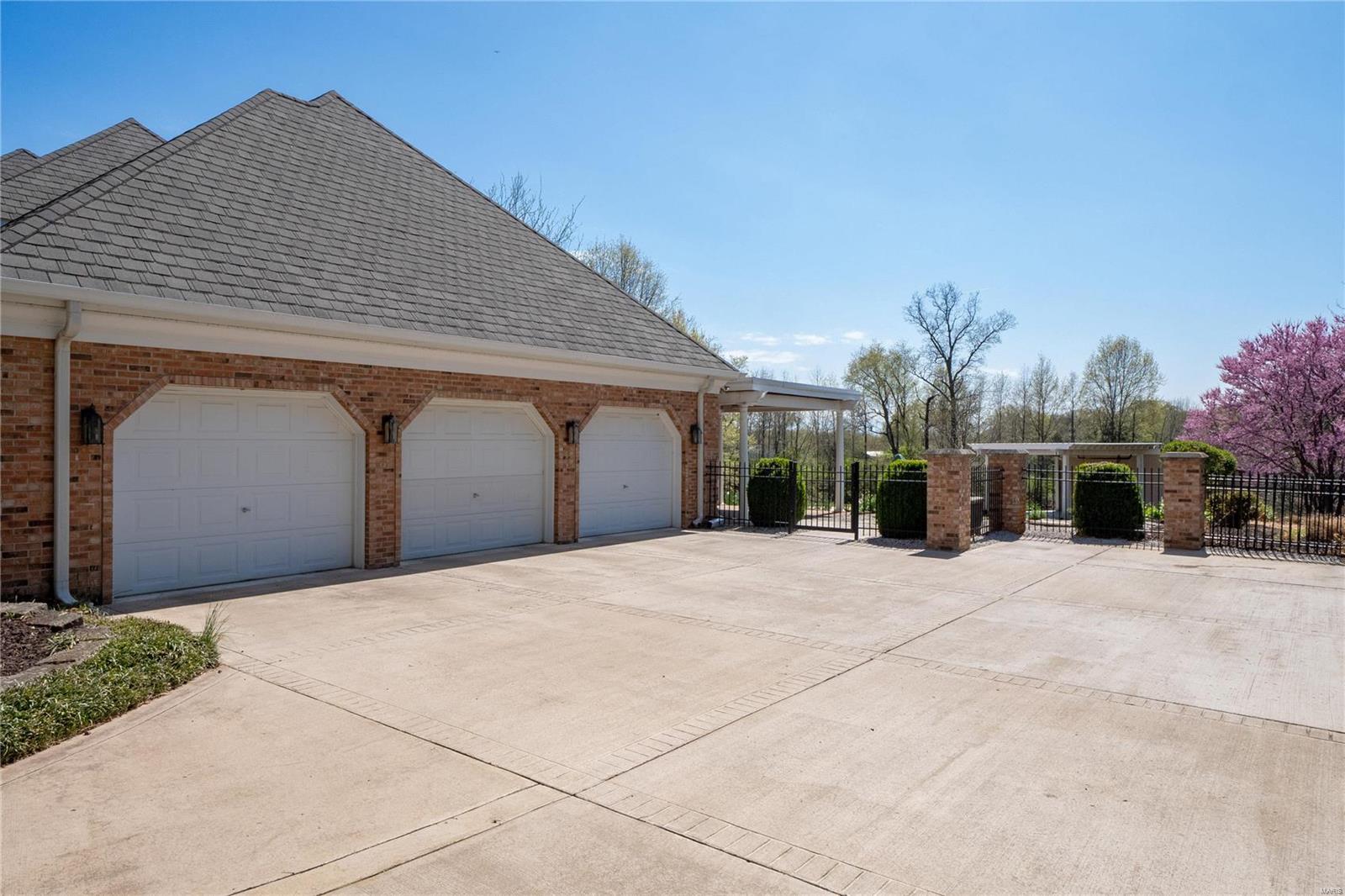 1078 Meadowsong Road Lebanon, IL 62254 - Photo 52 of 59